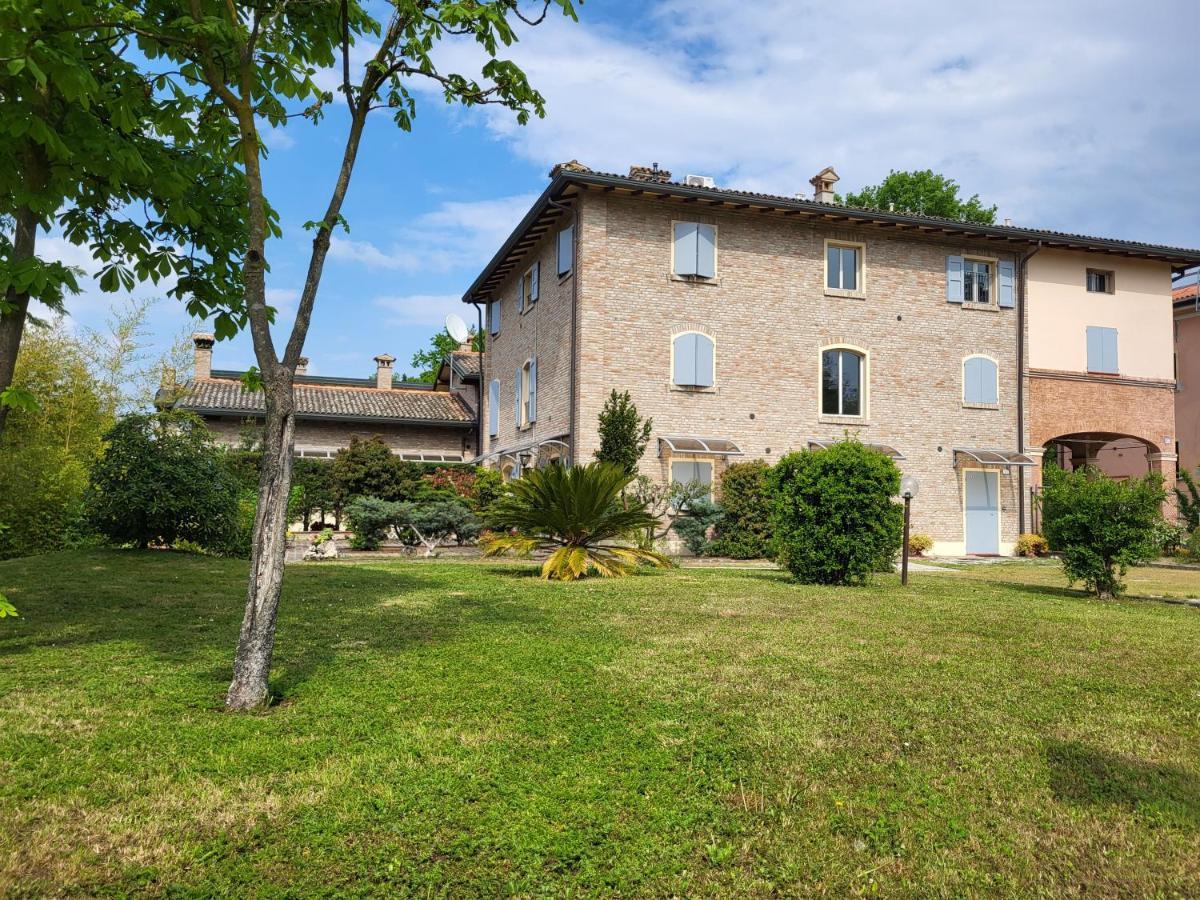 Residence Antico Borgo Modena Exterior photo