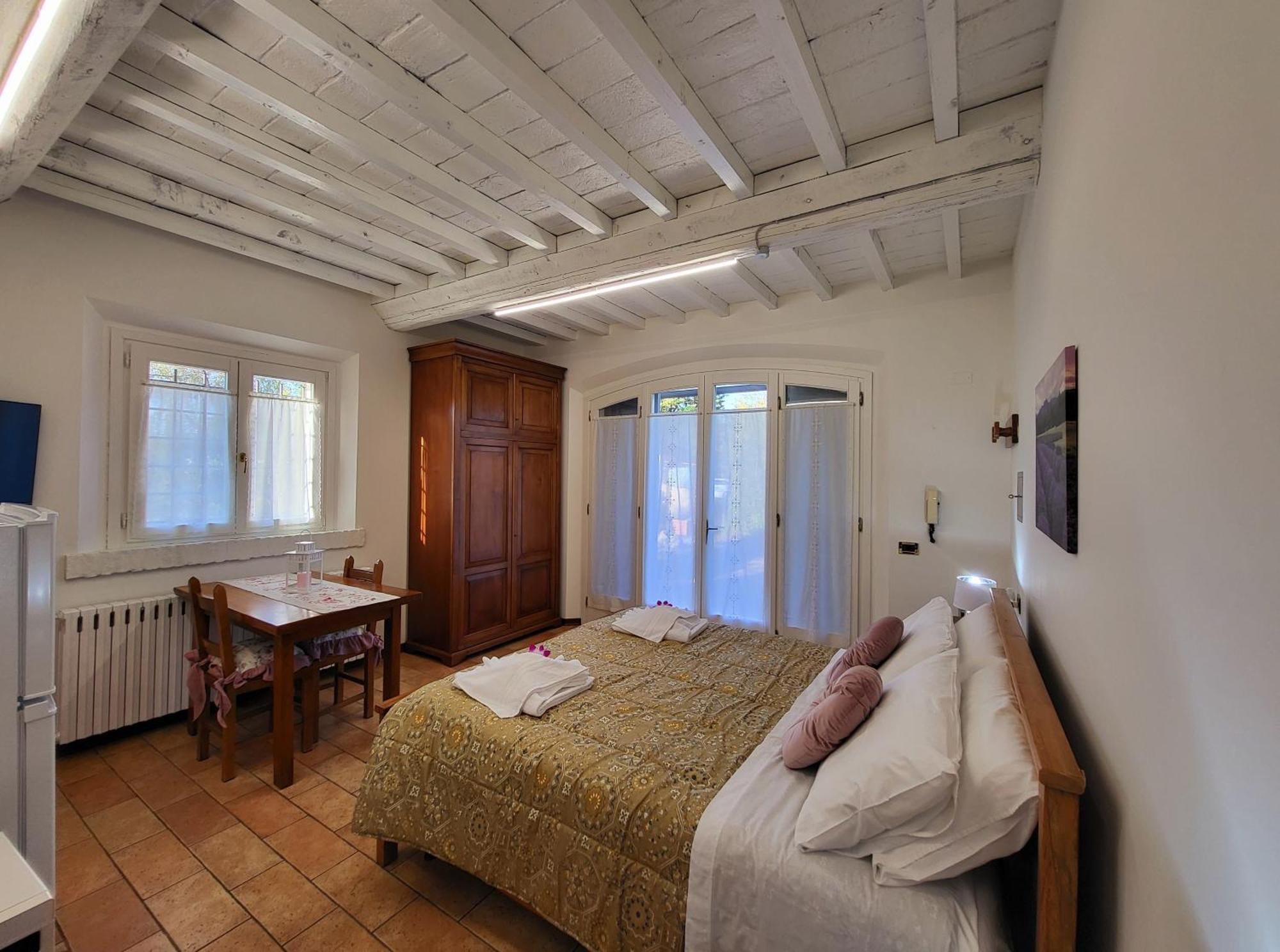 Residence Antico Borgo Modena Exterior photo