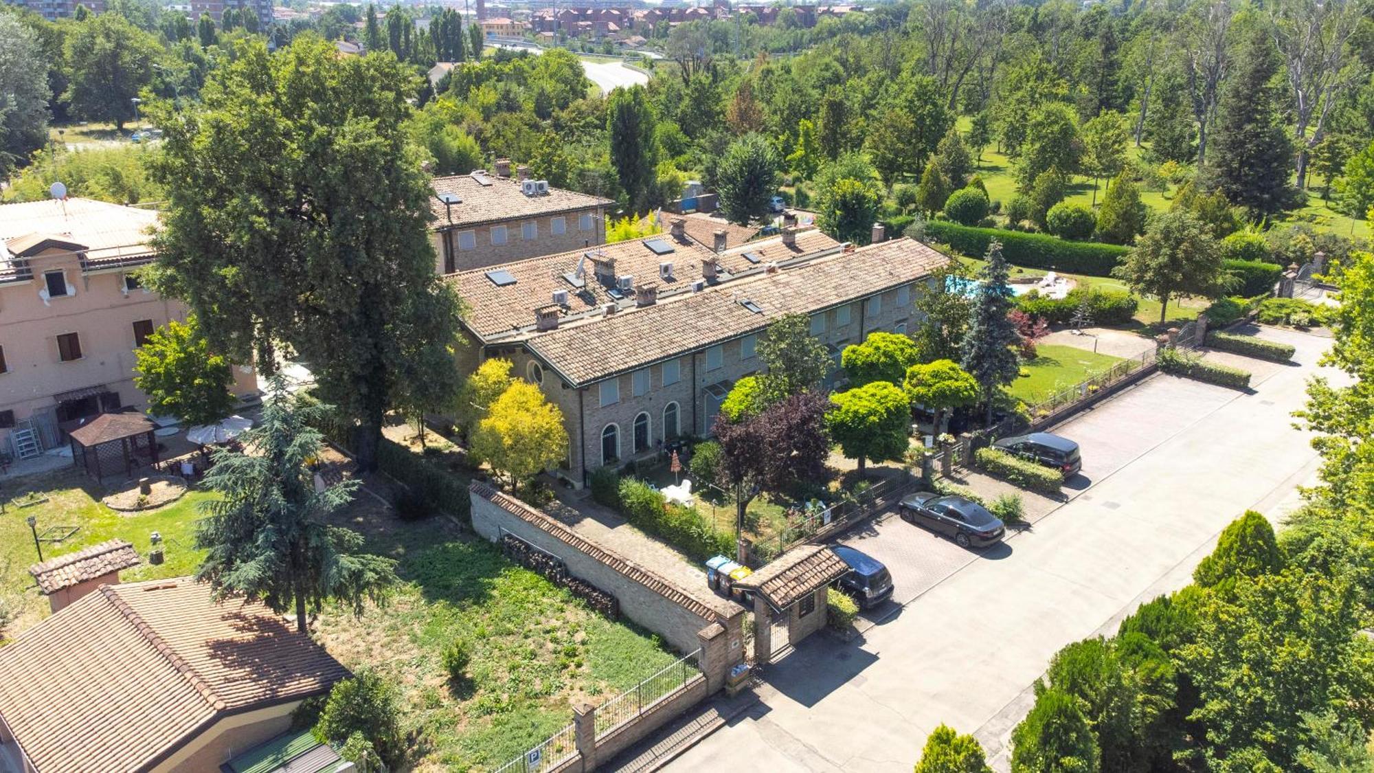 Residence Antico Borgo Modena Room photo